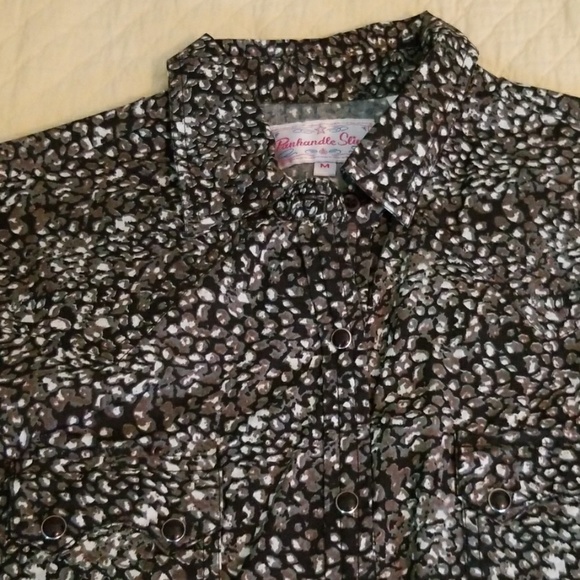 Button down - Picture 2 of 2